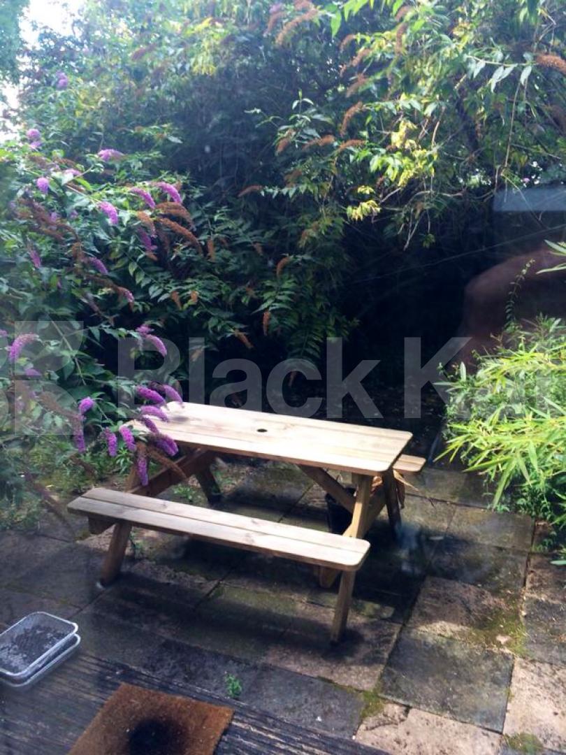 			 , 4 Bedroom, 1 bath, 1 reception Apartment			 Aveline Street , Vauxhall